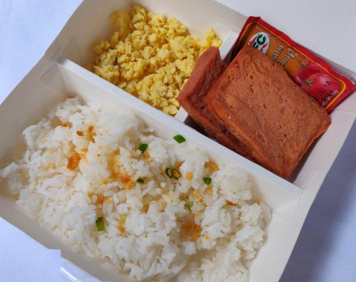 Готель Reddoorz Near Naia Terminal 1 Paranaque City Екстер'єр фото