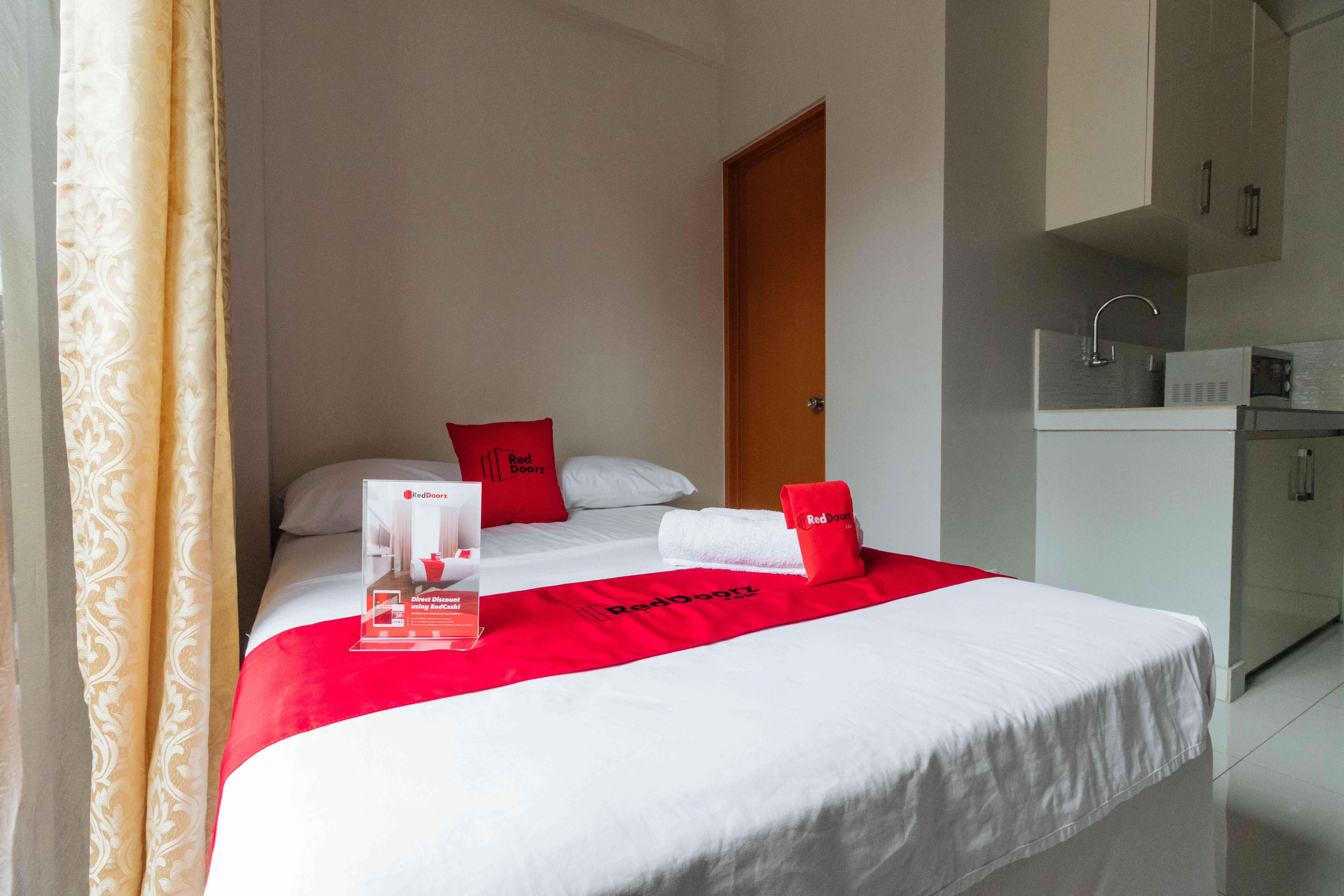 Готель Reddoorz Near Naia Terminal 1 Paranaque City Екстер'єр фото