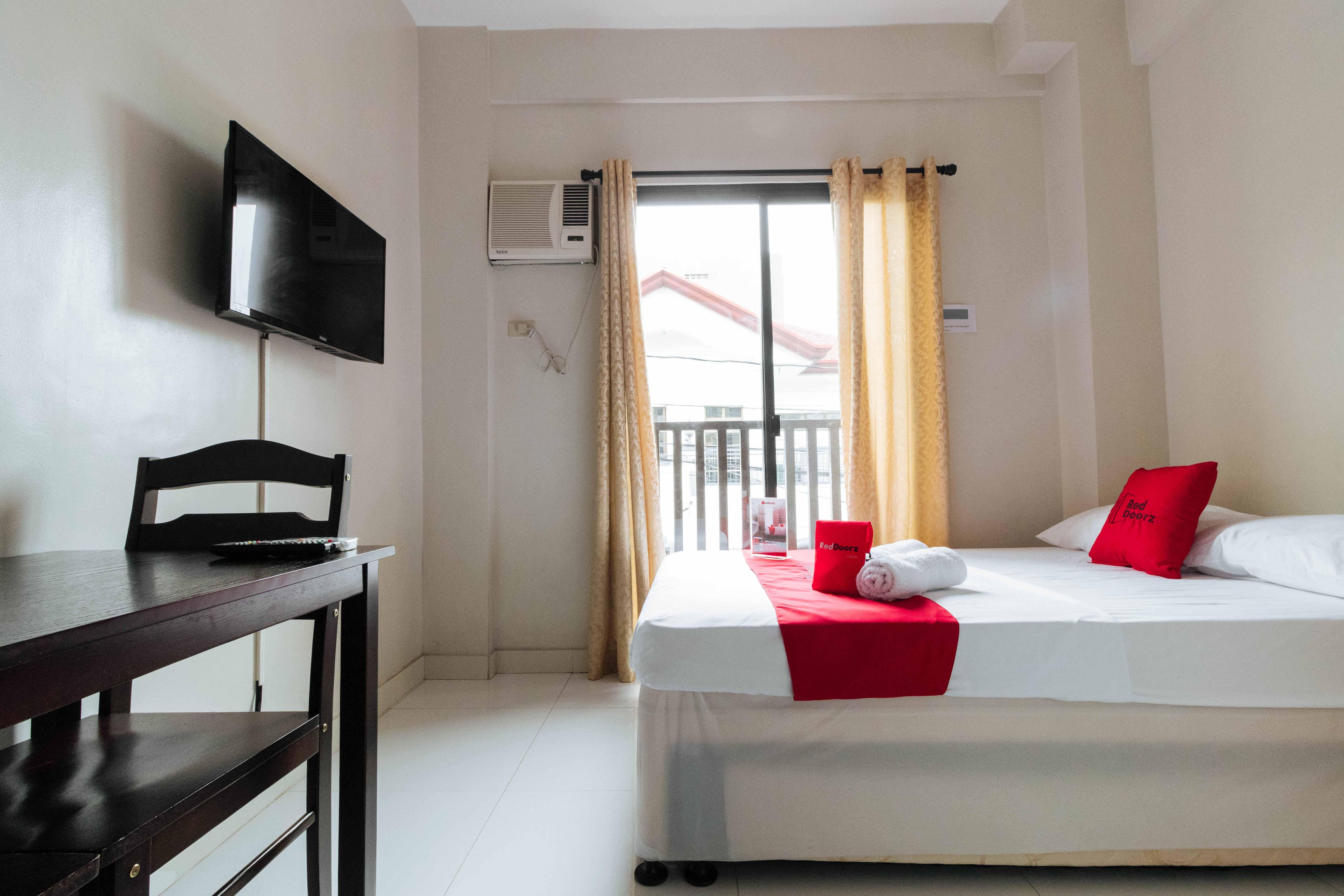 Готель Reddoorz Near Naia Terminal 1 Paranaque City Екстер'єр фото