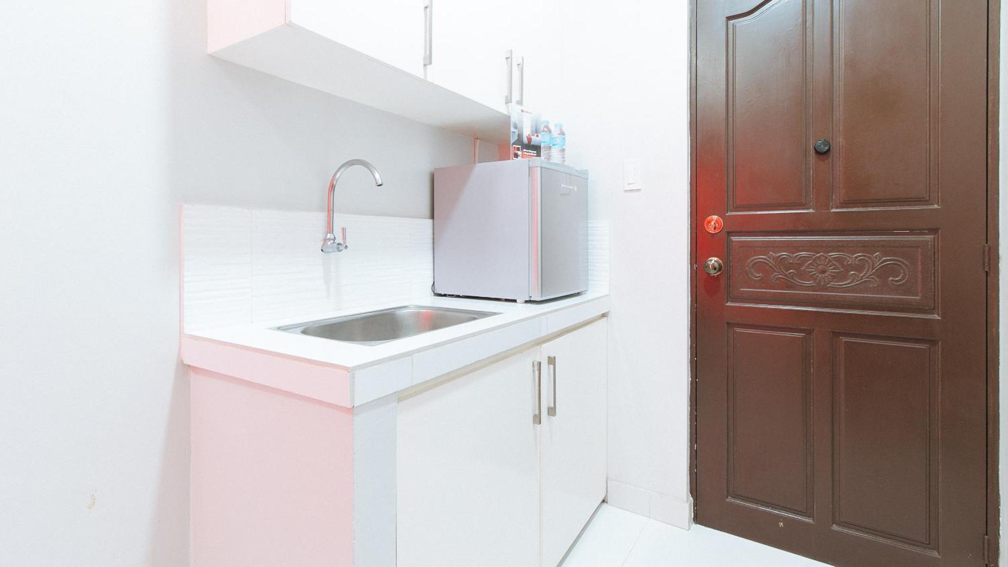 Готель Reddoorz Near Naia Terminal 1 Paranaque City Екстер'єр фото