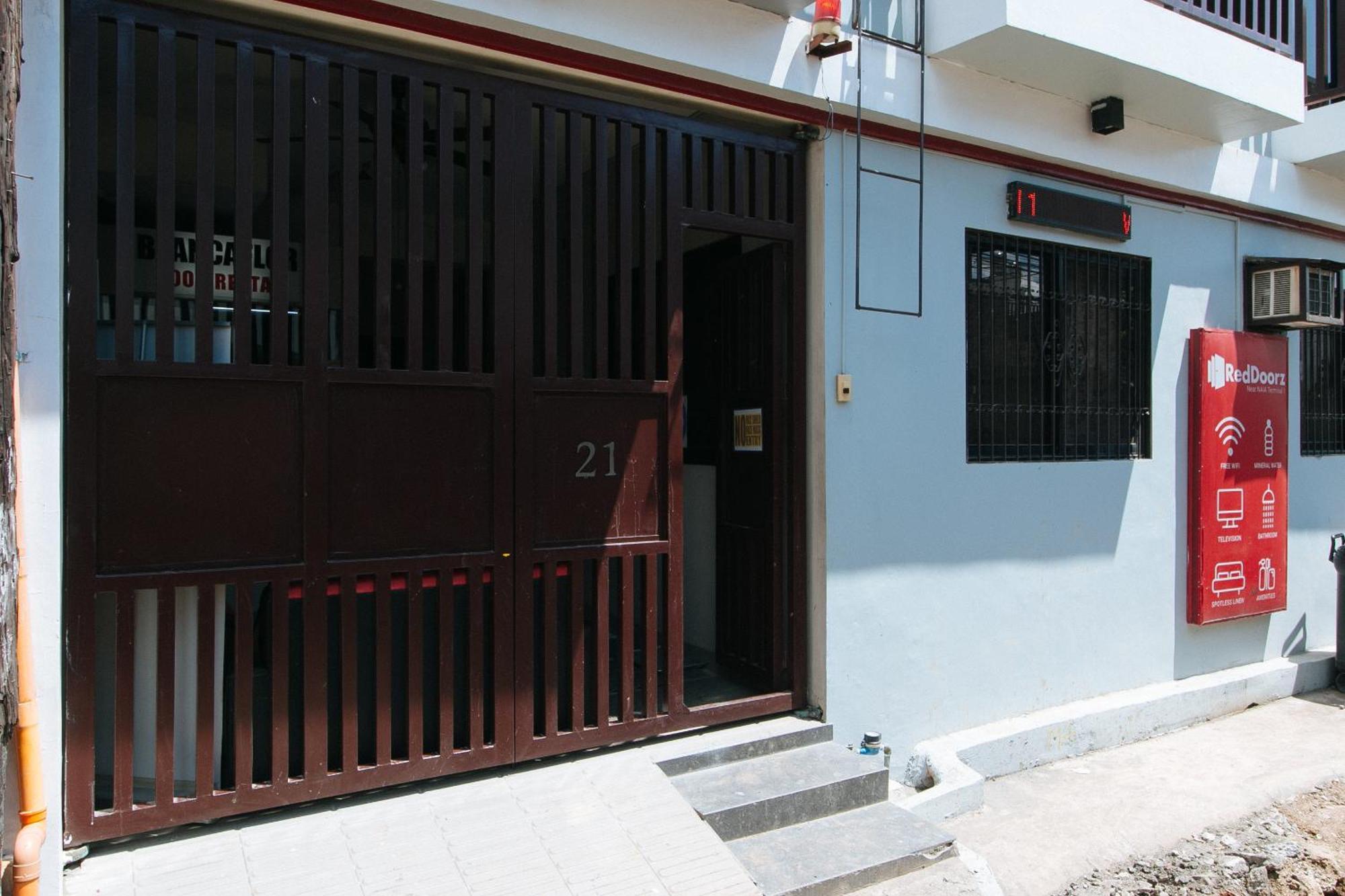 Готель Reddoorz Near Naia Terminal 1 Paranaque City Екстер'єр фото