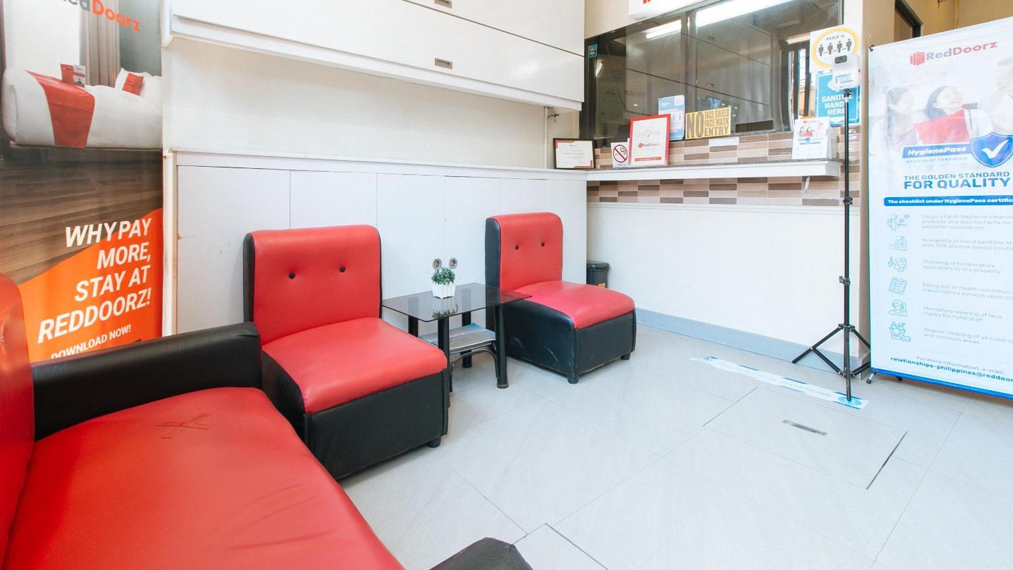 Готель Reddoorz Near Naia Terminal 1 Paranaque City Екстер'єр фото