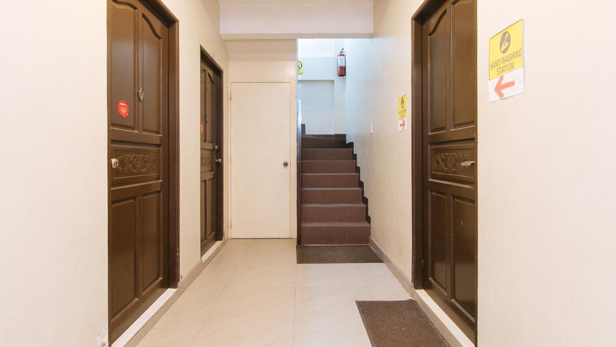 Готель Reddoorz Near Naia Terminal 1 Paranaque City Екстер'єр фото