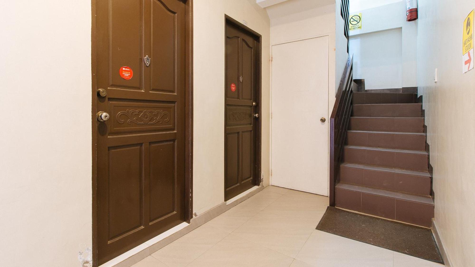 Готель Reddoorz Near Naia Terminal 1 Paranaque City Екстер'єр фото